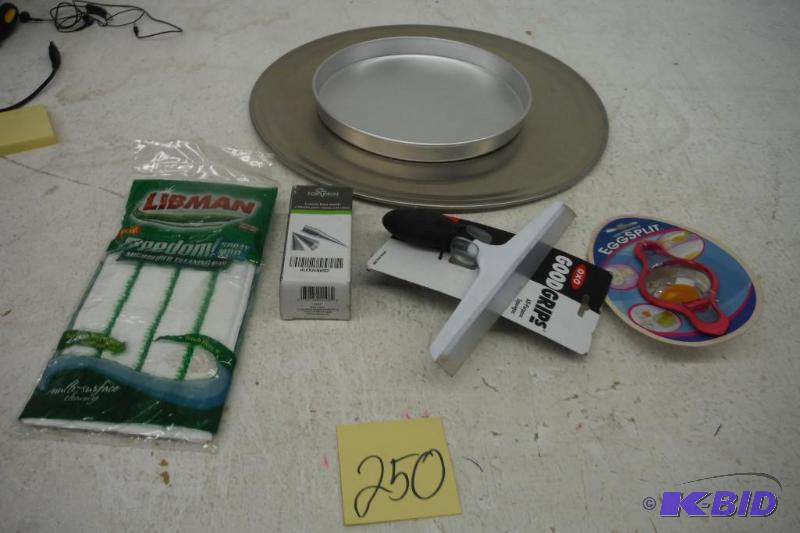 lot 250 image: Lot of 6 Items for the kitchen