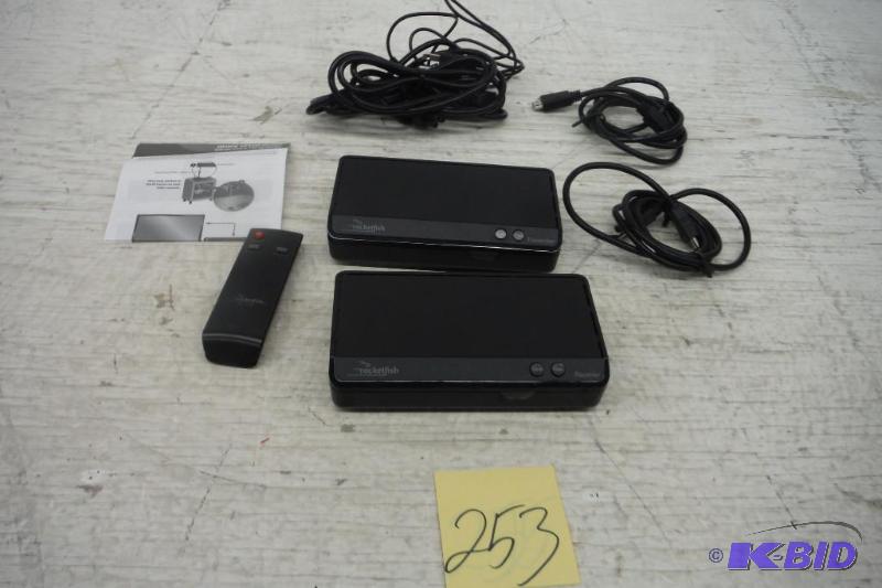 lot 253 image: Rocketfish RF-HPL302 Whole Home HD Extender