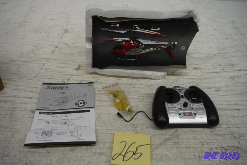 lot 265 image: Syma S107S107G RC Helicopter
