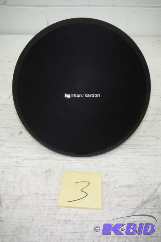 lot 3 image: Harman Kardon Onyx Studio Wireless Bluetooth Speaker with rechargeable battery