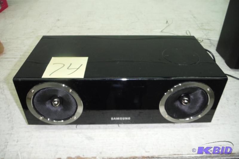 lot 74 image: Samsung DA-E670 2.1 Channel 40-Watt Dual Audio Dock