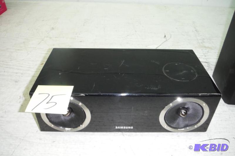 lot 75 image: Samsung DA-E670 2.1 Channel 40-Watt Dual Audio Dock