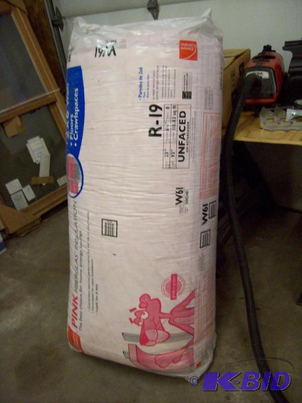 lot 27 image: One (1) Bag Owens Corning pink fiberglass ins...