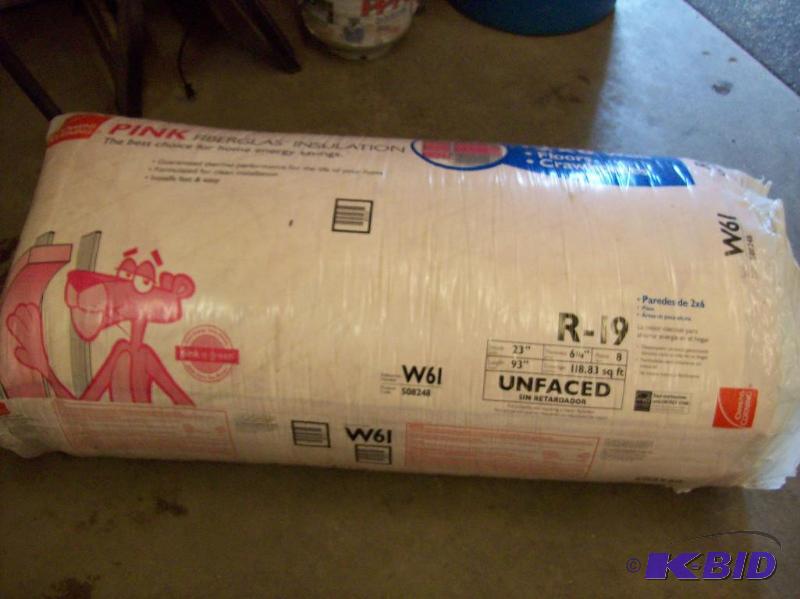 lot 28 image: One (1) Bag Owens Corning pink fiberglass ins...