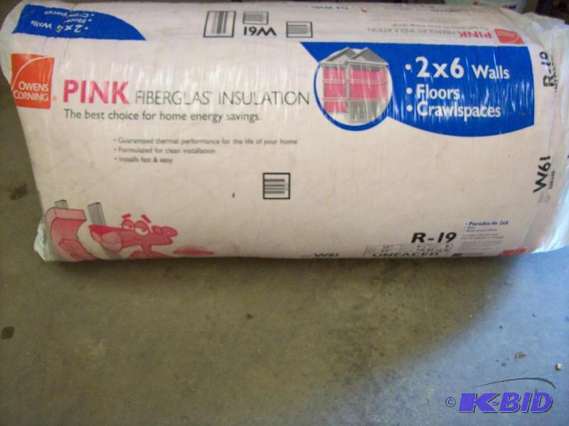 lot 29 image: One (1) Bag Owens Corning pink fiberglass ins...