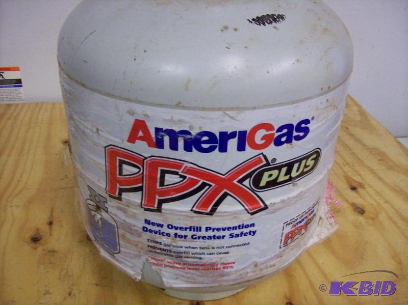 lot 35 image: Amerigas PPX plus 20-lb Propane Tank. Stops g...