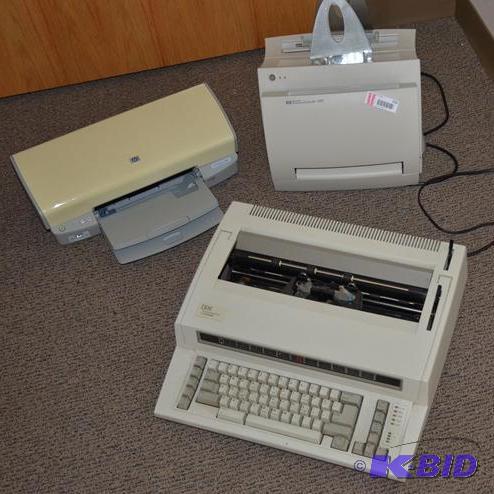 lot 110 image: HP LaserJer 110 printer - &nbsppowers up HP ...