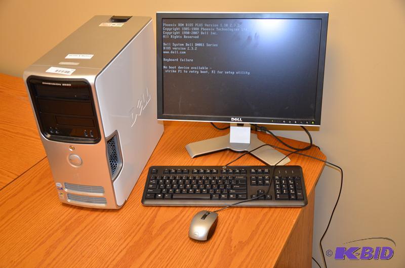 lot 31 image: Dell Dimension E5320 computer with monitor 20...