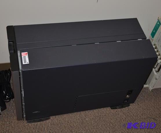 lot 68 image: Dell Power Edge 4600 server computer office s...