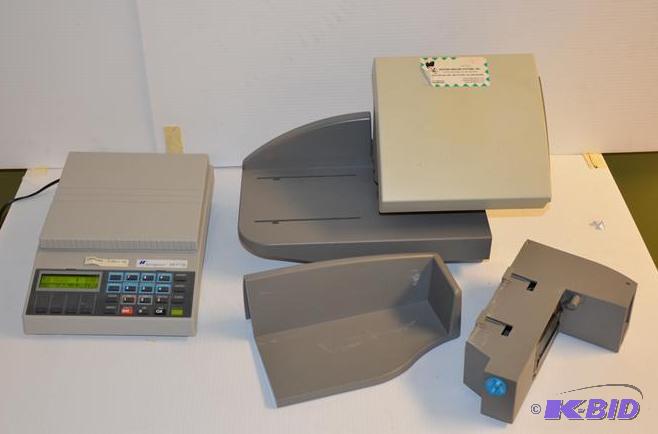 lot 71 image: Neopost SE37IJ Postage scale 5 pound capacity...