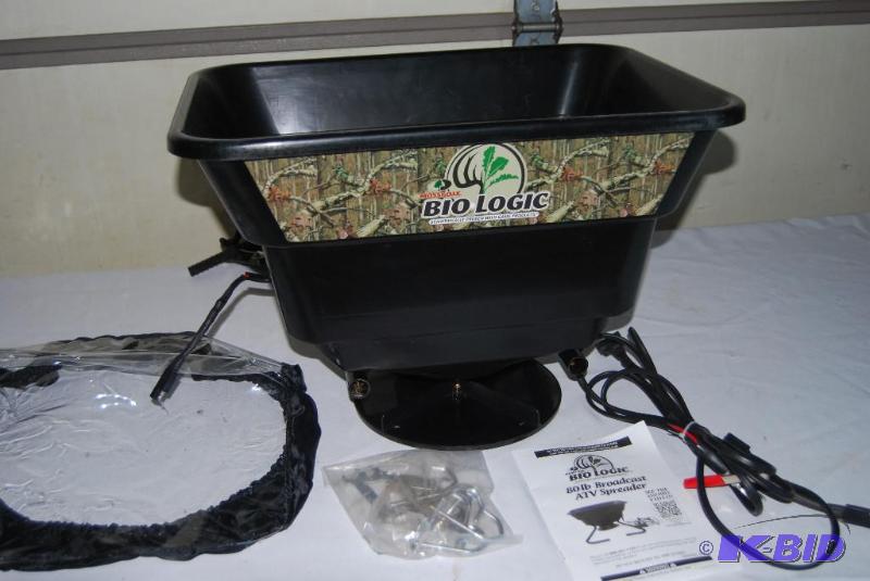 Mossy Oak BioLogic 80lb ATV Broadcast Spreade...