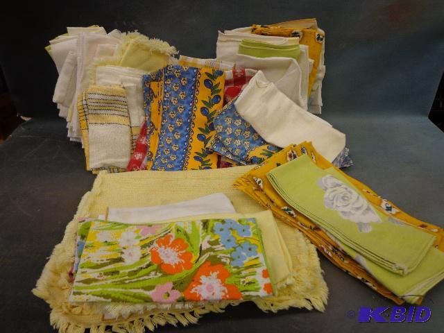 lot 105 image: Linen Napkins   All sizes ...