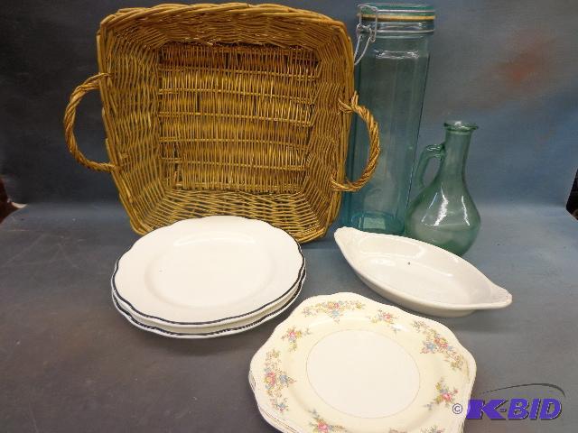 lot 106 image: Plates,Glass &nbspContainers and Dishes   Ce...