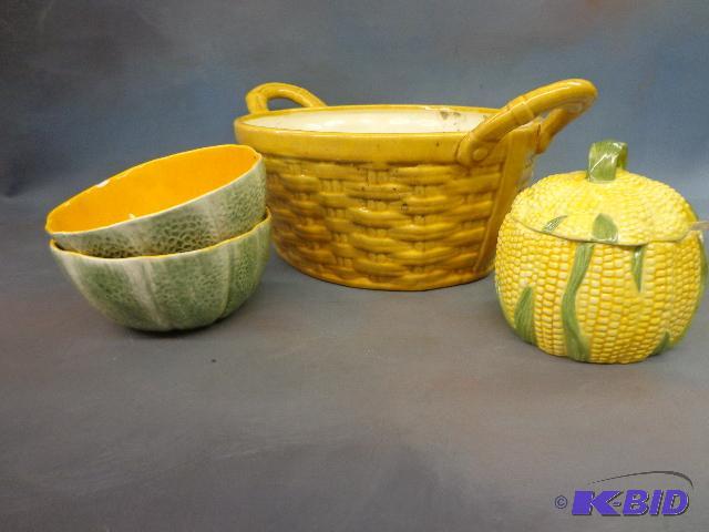 lot 11 image: Decorative Dishes   Ceramic wicker style bask...