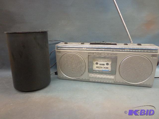 lot 130 image: Cassette Player and Lamp   Magnavox  AM FM  ...