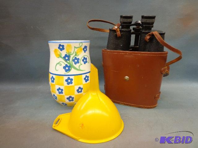 lot 132 image: Binoculars and Funnel   8 X 40  Field 6 degre...