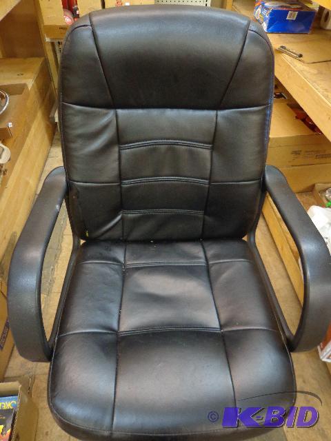 lot 145 image: Leather Office Chair   Good condition ...