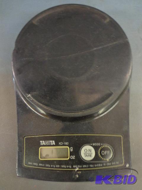 lot 15 image: Tanita Digital Scale   Max 1000grams  KD 160 ...