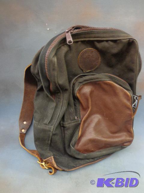 lot 19 image: Duluth Back Pack   Lifetime Warranty  Good co...