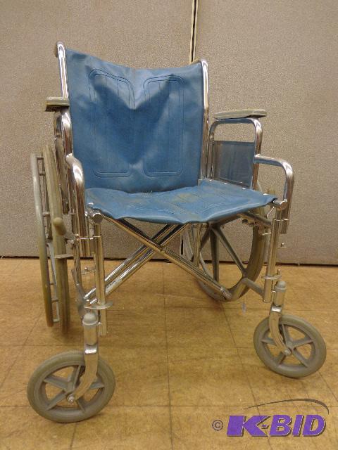 lot 26 image: Wheel Chair   Good condition  Works ...