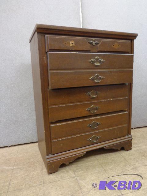lot 27 image: Wooden Dresser   4 Drawers  32 X 40.5 X 16.5 ...
