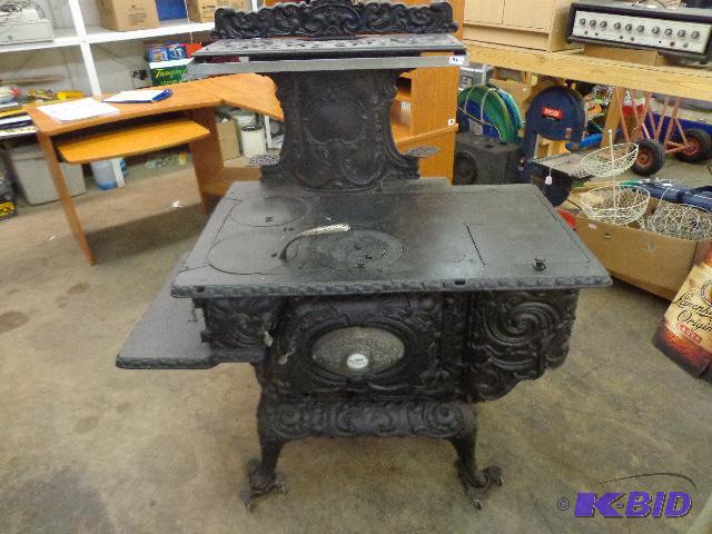 lot 46 image: Kalamazoo Wood Burning Kitchen Stove   Black ...
