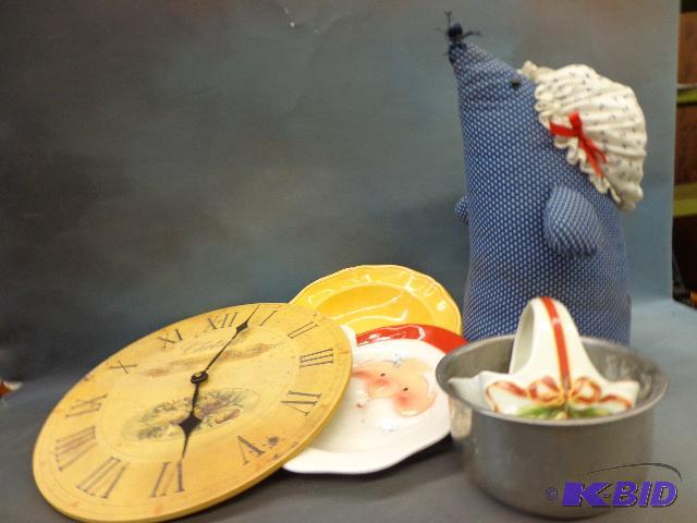 lot 50 image: Kitchen Clock,Bowls and Mouse Door Stop...