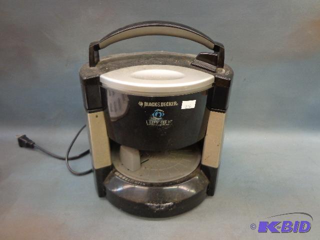 lot 65 image: Electric Can Opener   Black and Decker ...