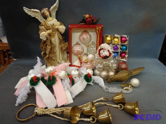 lot 69 image: Christmas Ornaments   Many sizes ...