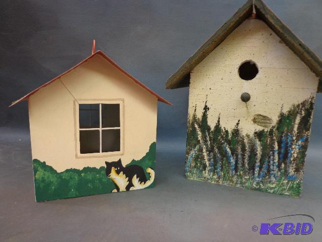 lot 86 image: Birdhouses   Wooden one is 7 X 5 X 9  Metal o...