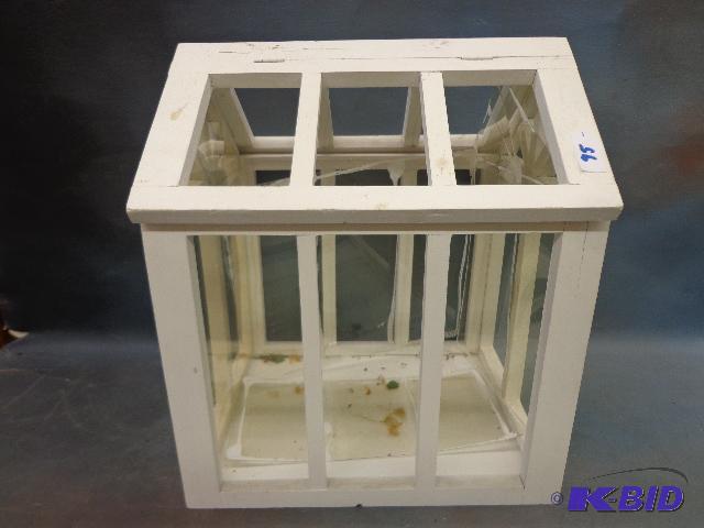 lot 95 image: Mini Greenhouse   12 X 14 X 10 wooden ...
