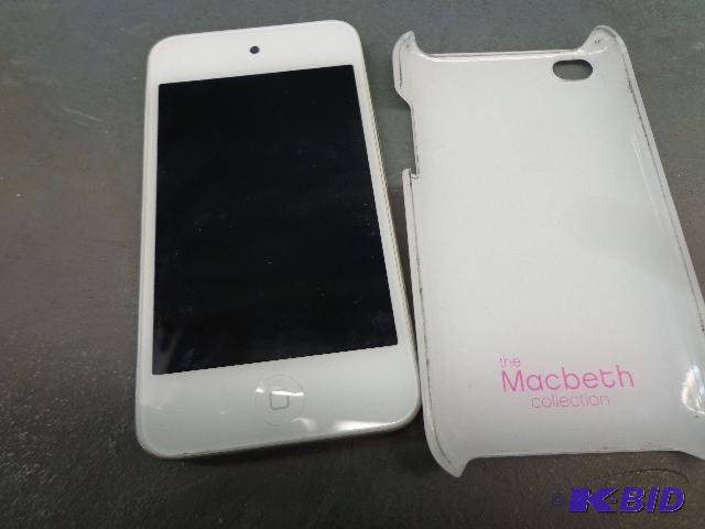 lot 98 image: Apple I Pod and Peace Sign Case   Plugged in ...