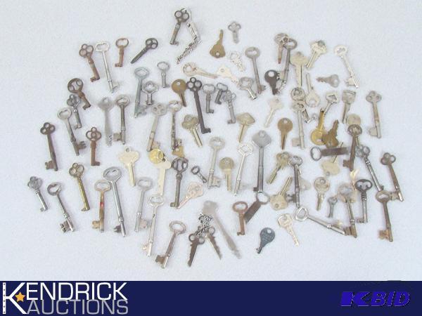 lot 80 image: Lot of Skeleton Keys