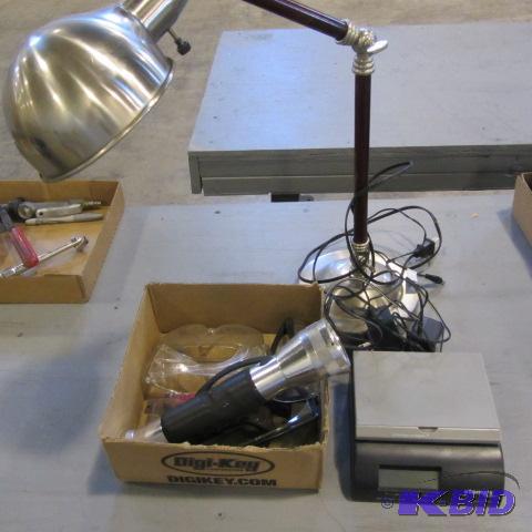 lot 120 image: Postal Scale, Lamp