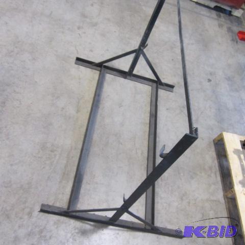 lot 125 image: Angle Iron Stand