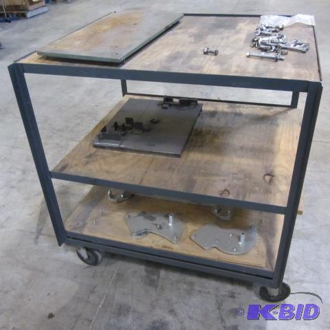 lot 16 image: Heavy Duty Table, Cart