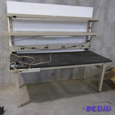 lot 20 image: Work Bench, Vise