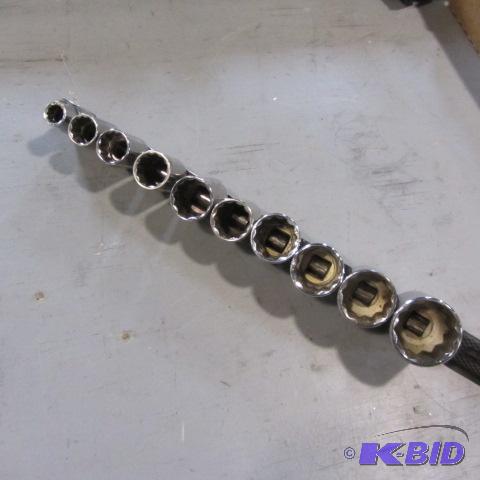 lot 36 image: Craftsman Sockets