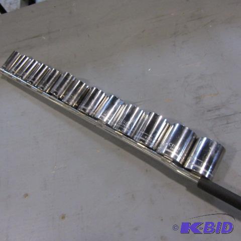 lot 37 image: Craftsman Sockets