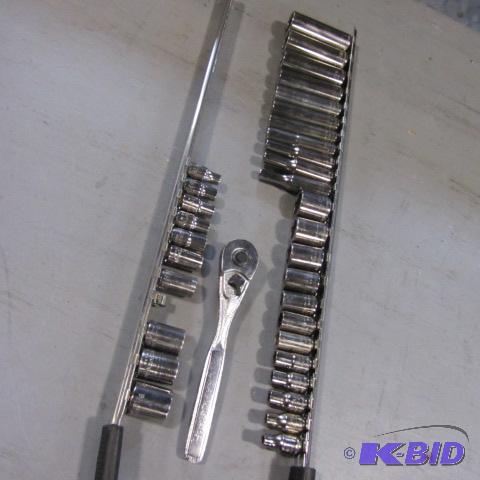 lot 39 image: Craftsman Socket