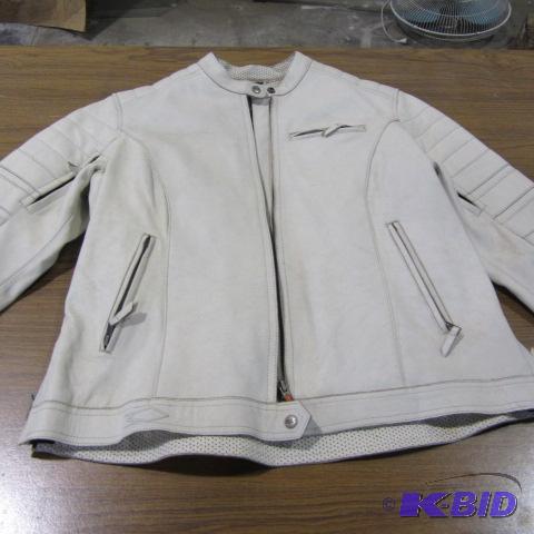 lot 55 image: Ladies Leather Jacket