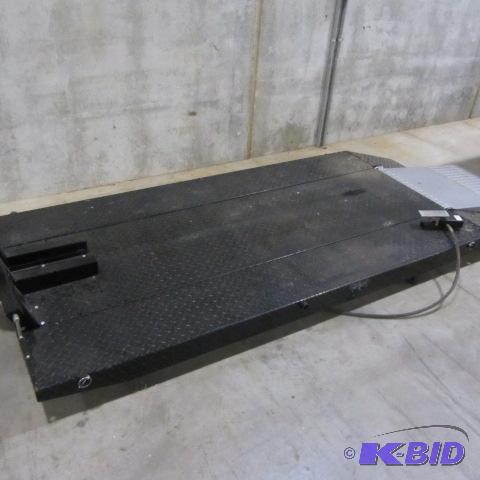lot 6 image: Motorcycle Lift Bed