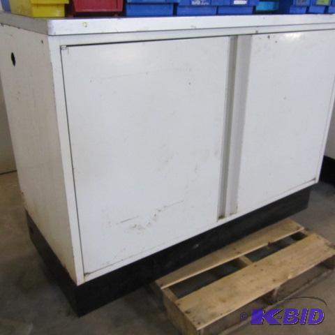 lot 91 image: Royston Metal Cabinet