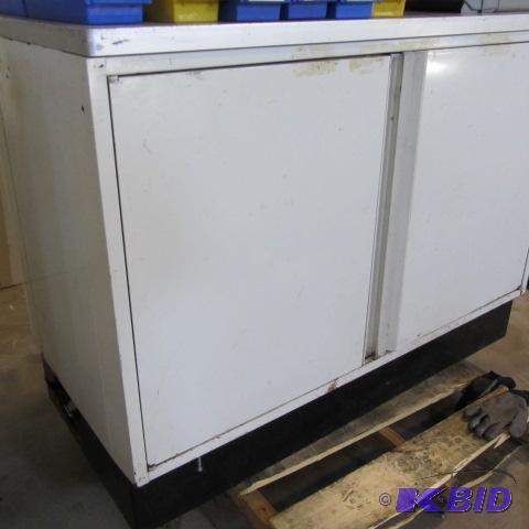 lot 92 image: Royston Metal Cabinet