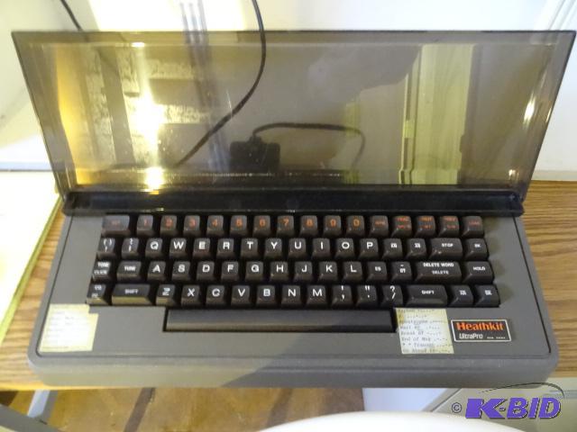 lot 120 image: Heath Kit Ultra Pro HD-8999 CW Keyboard...