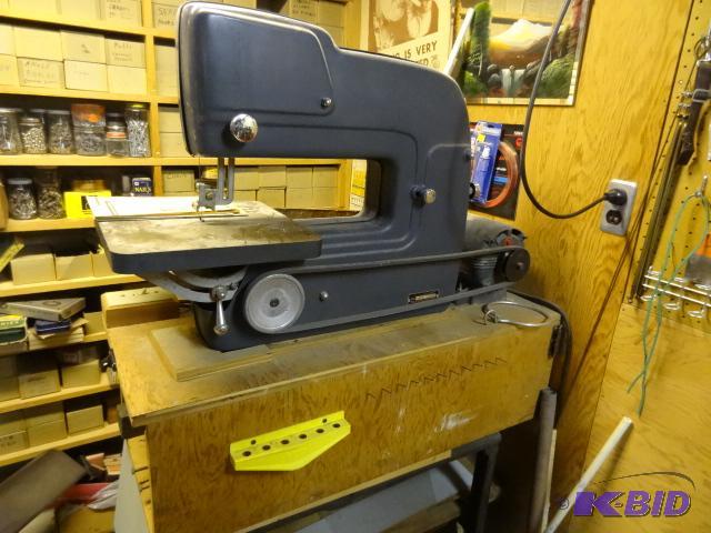 lot 173 image: Craftsman Bandsaw 1003.24300 Mounted on Stand...