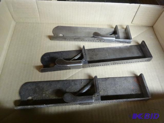 lot 18 image: Composition Sticks...