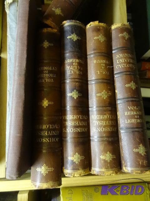 lot 184 image: Misc Vintage Books Bring Boxes....