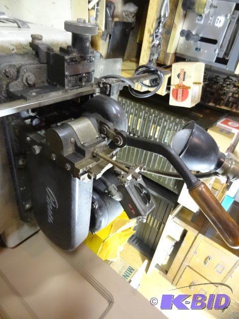 lot 3 image: Rouse Vertical Rotary Miterer Mounted on Meta...