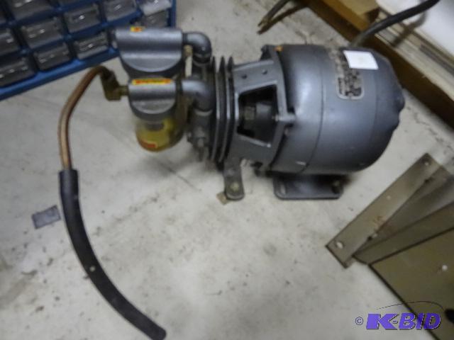lot 34 image: Cast Model 0210 Vacuum Pump 115 volt...